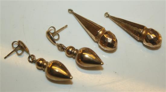 2 x pairs gold earrings